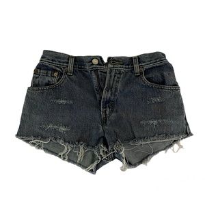 levi’s dark wash denim shorts